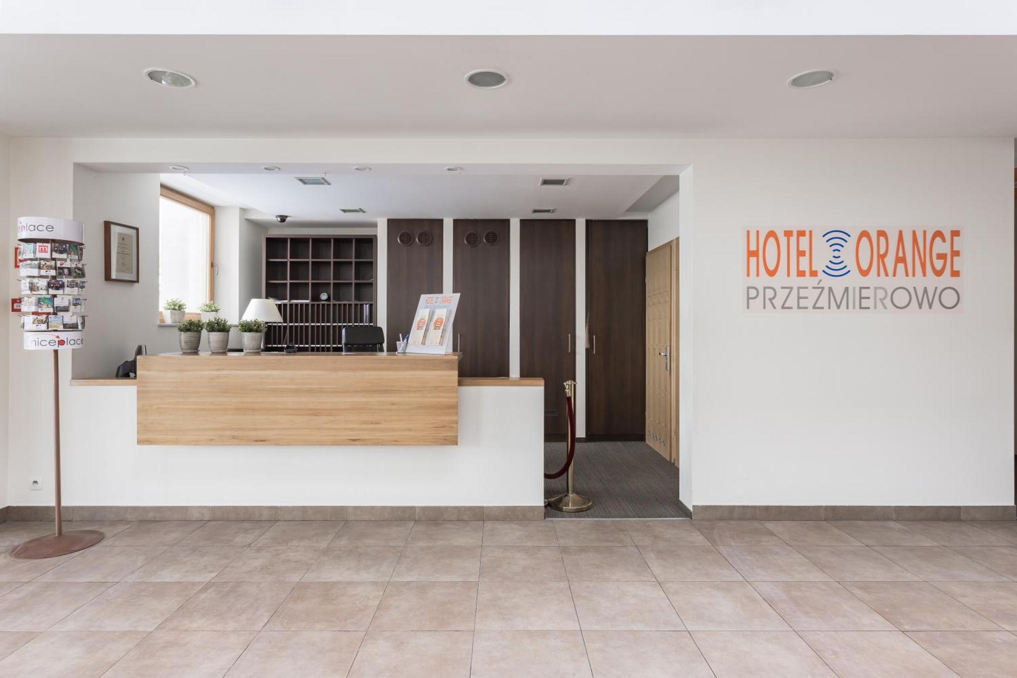 Hotel Orange Przezmierowo Exterior photo